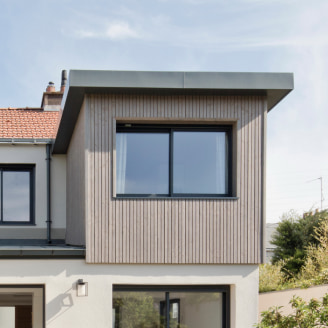 Surélever une maison pour créer des mètres carrés
